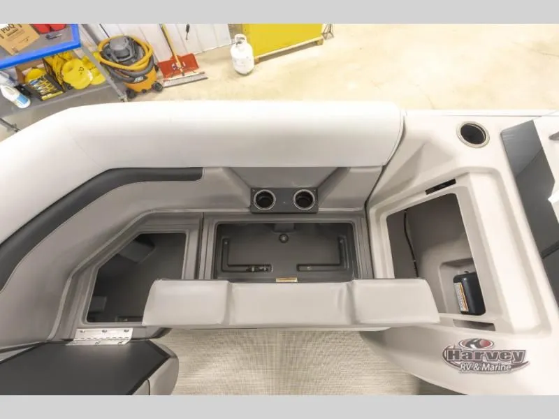 Slide: The Image of Interior of 2026 Vectra Classic 19 L with storage compartment. - 25