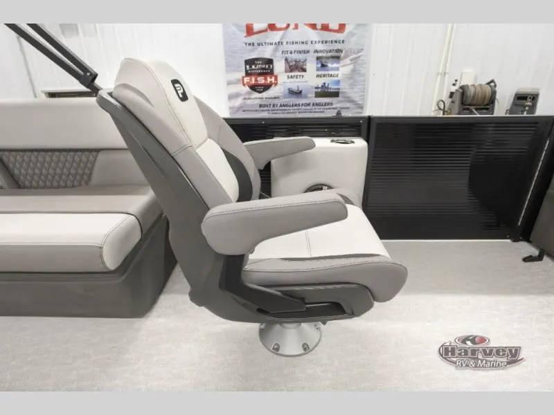 Slide: The Image of Interior of Vectra Classic 21 QL 2026 with luxurious seating design. - 13