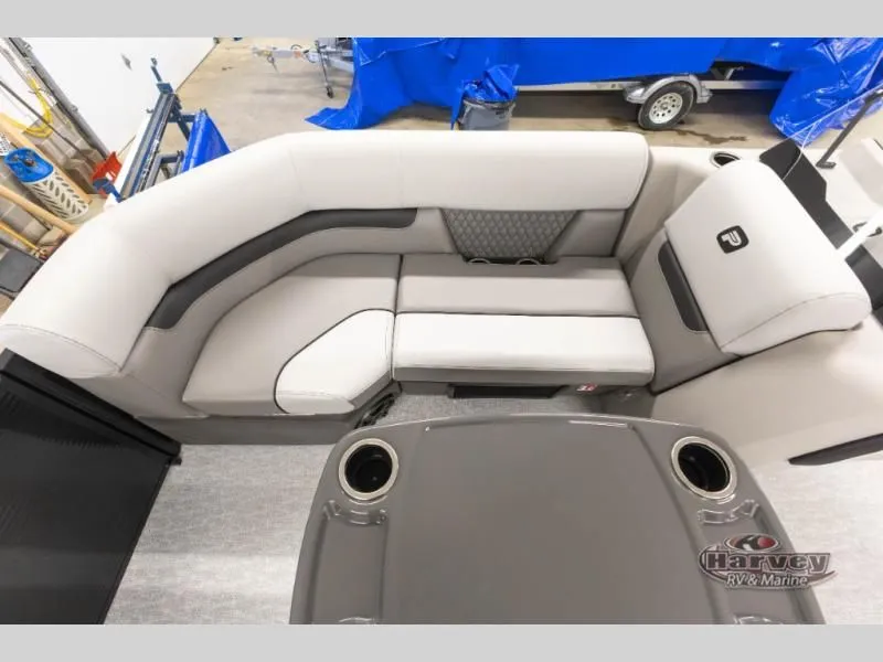 Slide: The Image of Interior of Vectra Classic 21 QL boat, 2026 model. - 24