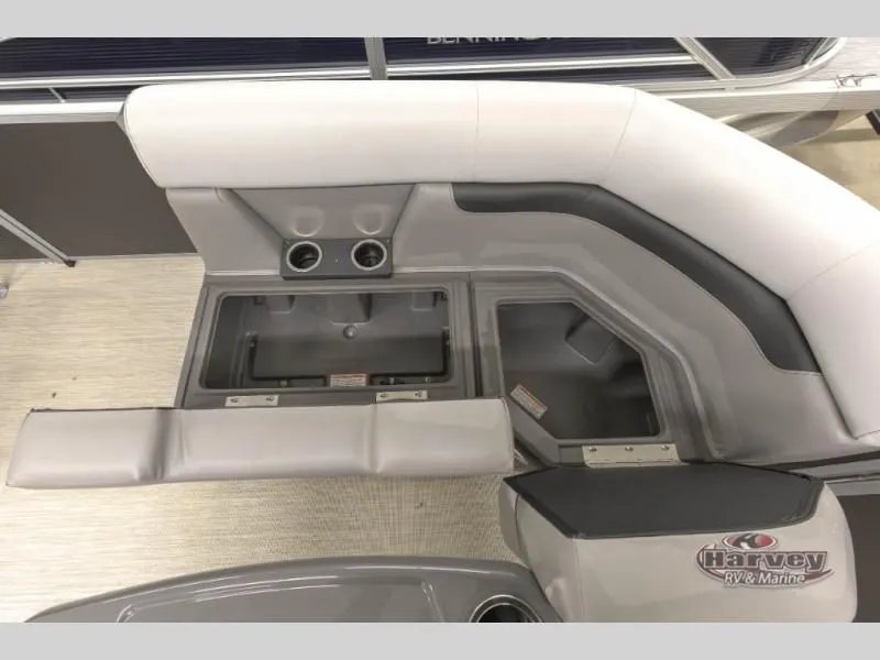 Slide: The Image of Interior of Vectra Speed 21 RL 2026 with storage and cup holders. - 10