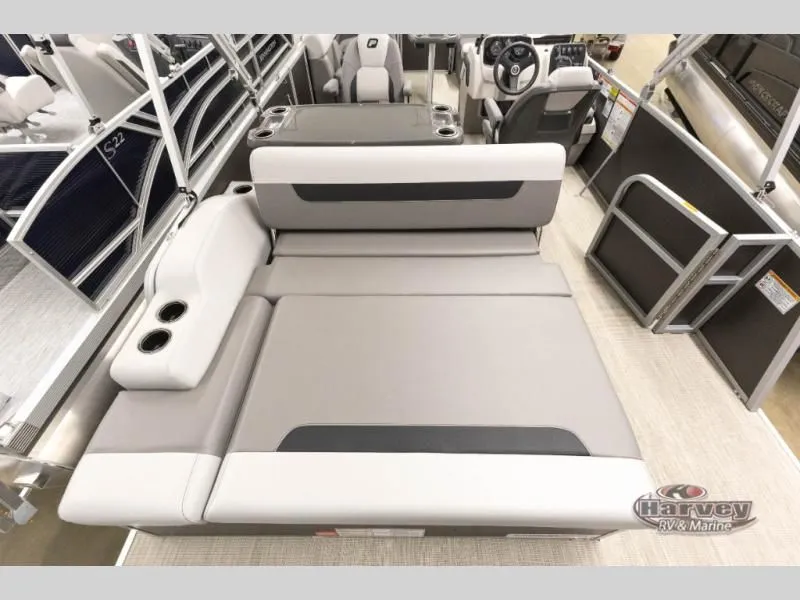 Slide: The Image of Interior of Vectra Speed 21 RL 2026 with gray upholstery. - 15