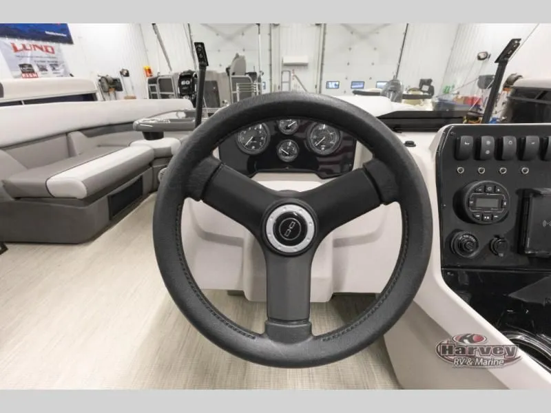 Slide: The Image of Interior view of Vectra Speed 21 RL boat, model year 2026. - 17