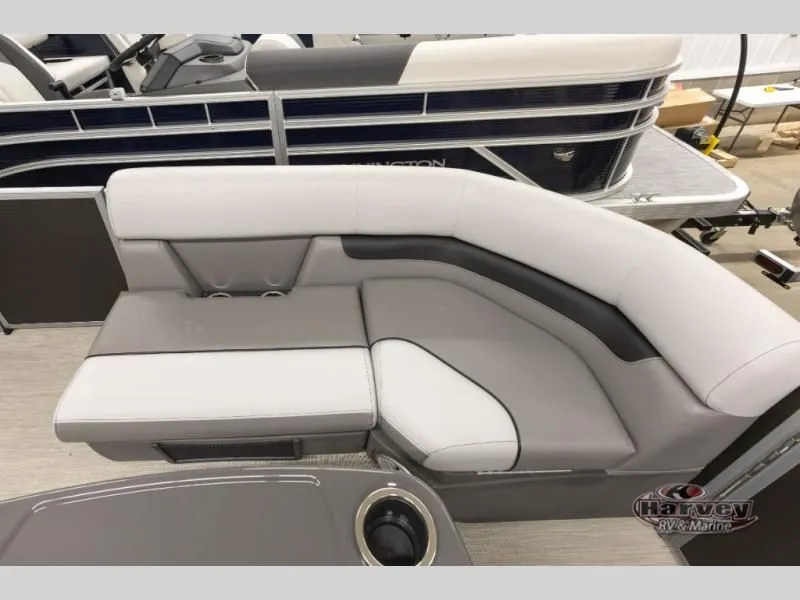 Slide: The Image of Interior of Vectra Speed 21 RL 2026 with gray upholstery. - 9