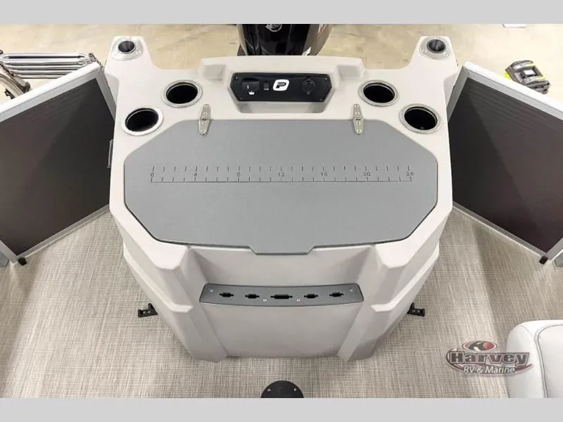 Slide: The Image of Sportfisher Speed 21-4S 2026 boat console with cup holders and measuring scale. - 9