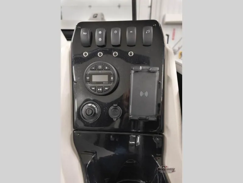 Slide: The Image of Dashboard of Sportfisher Classic 21-2S 2026 with controls. - 22