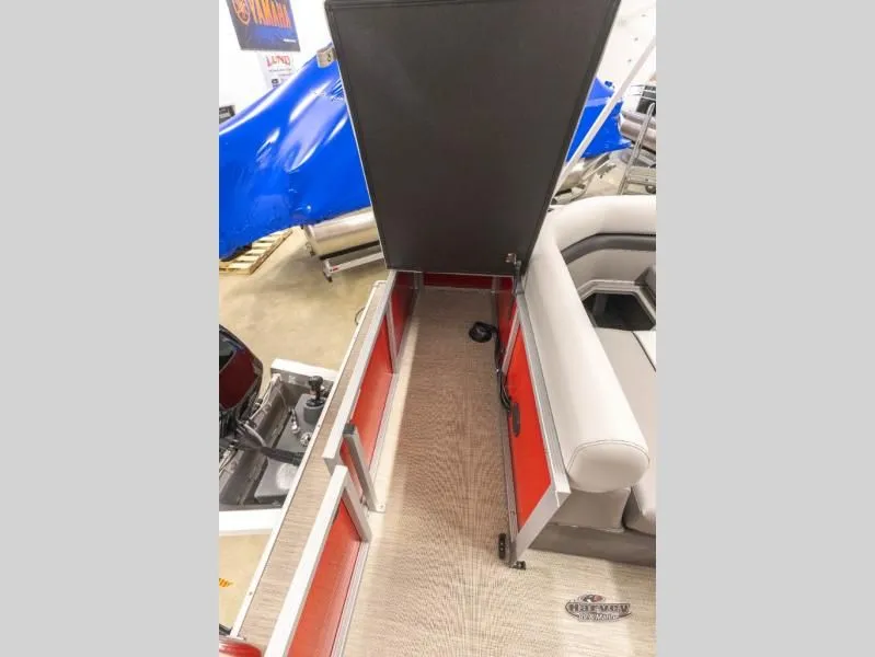 Slide: The Image of Interior view of Vectra Classic 19 L boat, year 2026. - 16