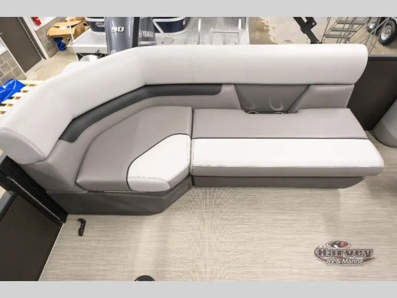 Slide: The Image of Interior of Vectra Sport 21 QL 2026 with gray upholstery. - 13
