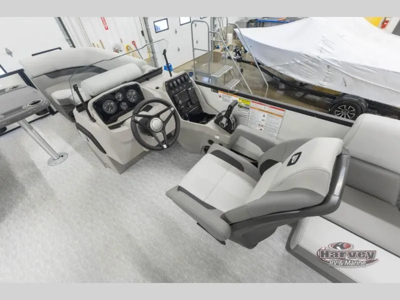 Slide: The Image of Interior of Vectra Classic 21 QL boat, model year 2026. - 13