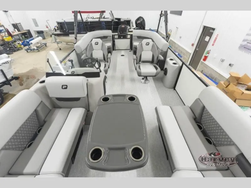 Slide: The Image of Interior view of Vectra Classic 21 QL boat, model year 2026. - 8