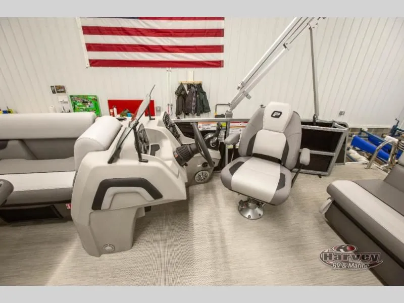 Slide: The Image of Interior of Vectra Classic 19 L boat, model year 2026. - 13