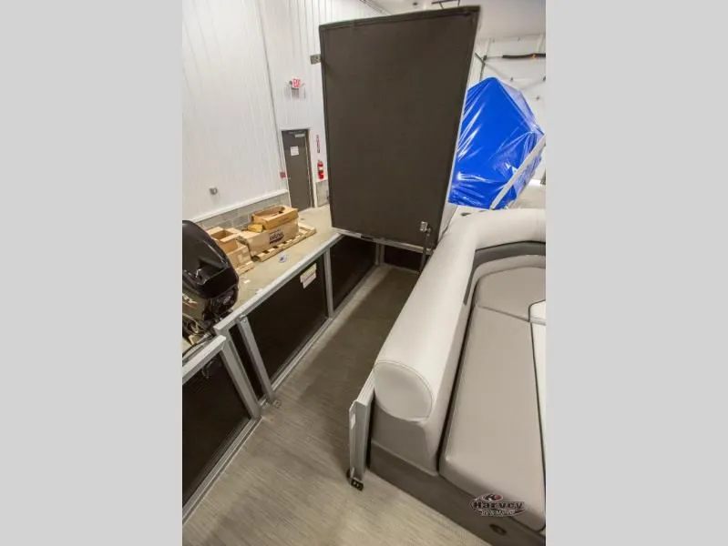 Slide: The Image of Interior of a 2026 Vectra Classic 19 L boat. - 8