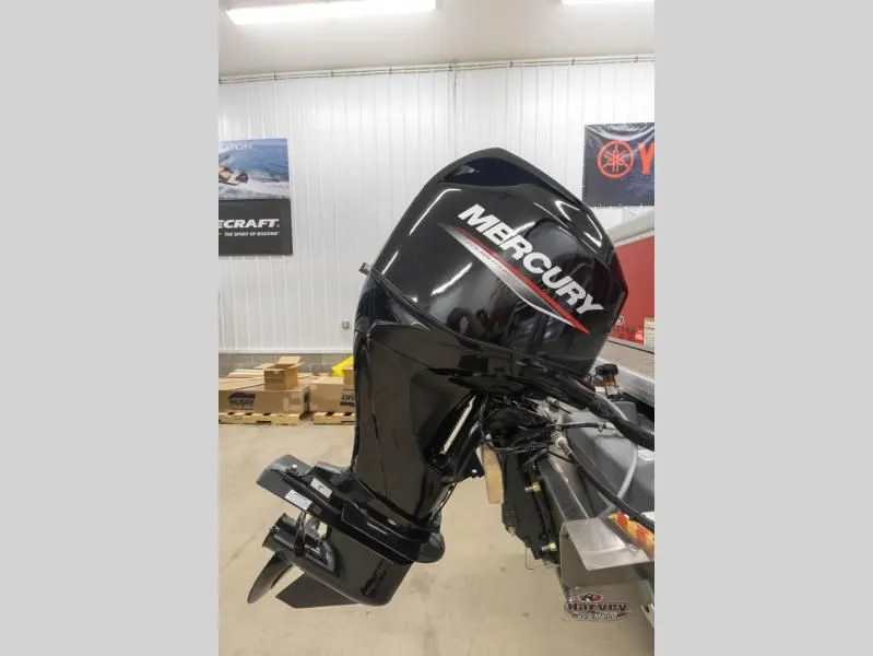 Slide: The Image of Mercury outboard motor in workshop, Vectra Classic 19 L, year 2026. - 6