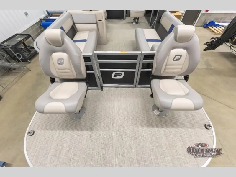 Slide: The Image of Interior of a 2026 Jazz 19-4S boat. - 9