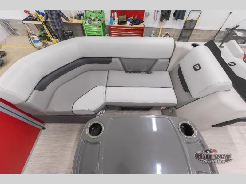 Slide: The Image of Interior of Vectra Classic 21 QL boat, 2026 model. - 11