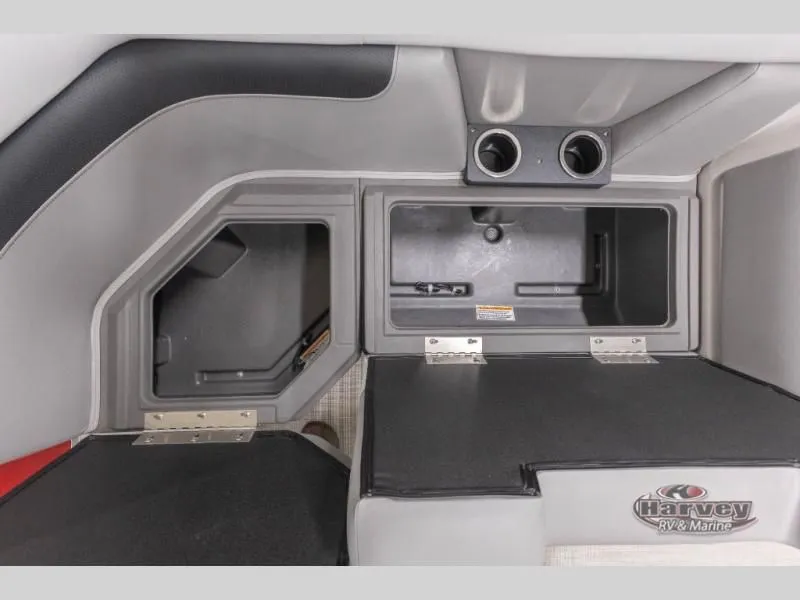 Slide: The Image of Interior of 2026 Vectra Classic 21 QL with storage and ventilation. - 12