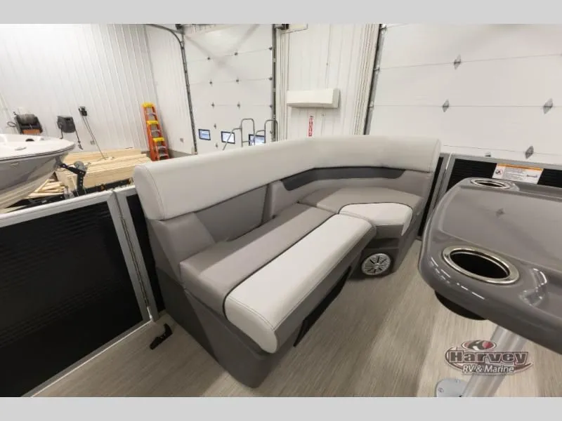 Slide: The Image of Interior of Vectra Classic 21 RL boat, 2026 model. - 13