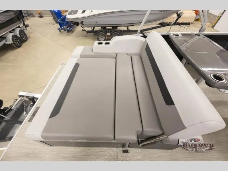 Slide: The Image of 2026 Vectra Classic 21 RL boat with gray seating area. - 19