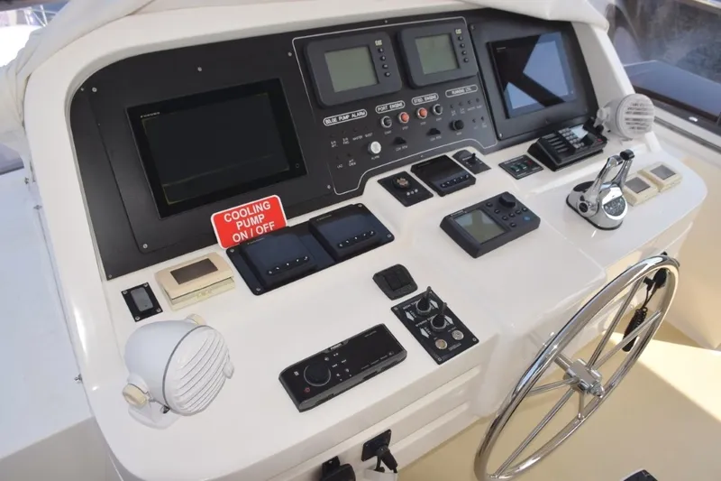 Slide: The Image of Helm and electronics console on Flybridge - 5