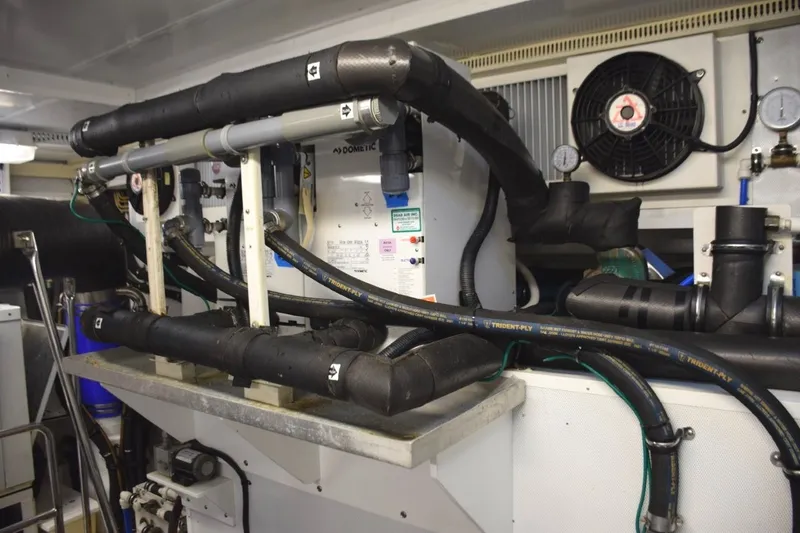 Slide: The Image of Chilled water A/C system, 2 Chiller units - 44