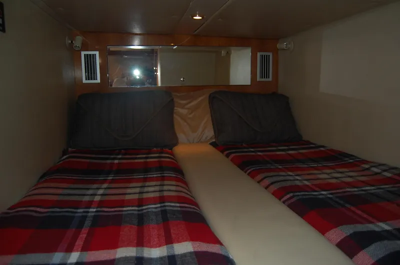 Slide: The Image of Interior of 2002 Regal Commodore 4260 yacht with twin beds. - 26