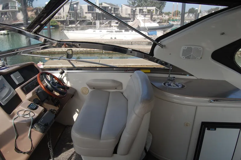 Slide: The Image of Interior of a 2002 Regal Commodore 4260 yacht in harbor. - 31