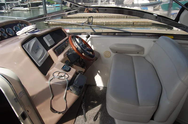 Slide: The Image of Interior of a 2002 Regal Commodore 4260 boat. - 32