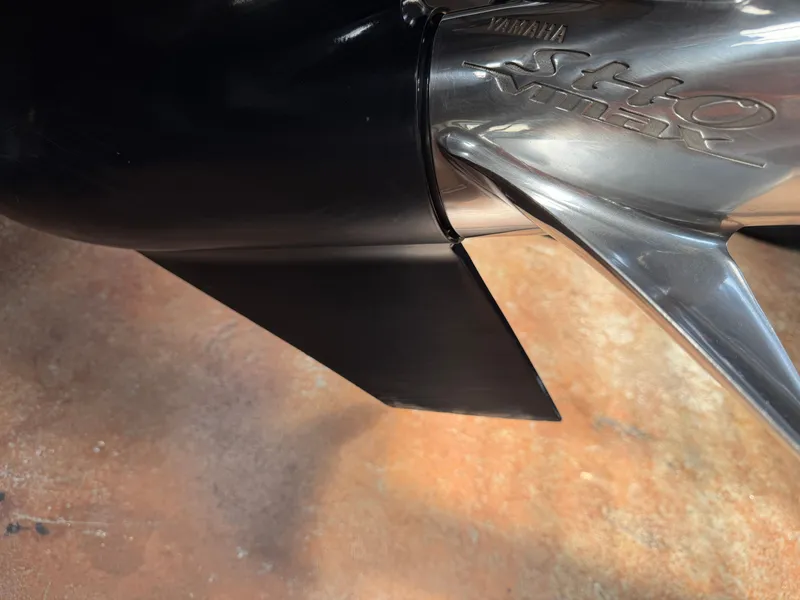 Slide: The Image of 2024 Skeeter FXR20 boat motor with Yamaha propeller. - 23