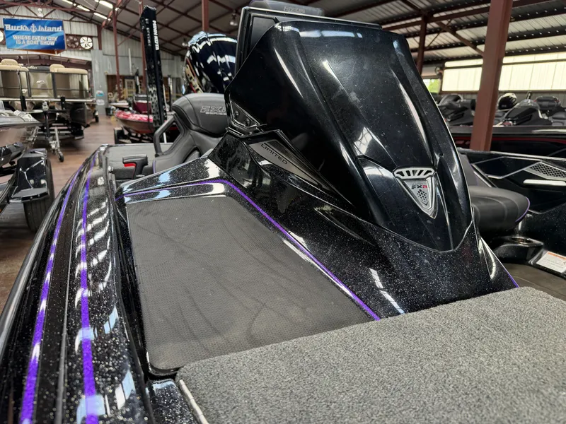 Slide: The Image of 2024 Skeeter FXR20 boat in a showroom. - 4