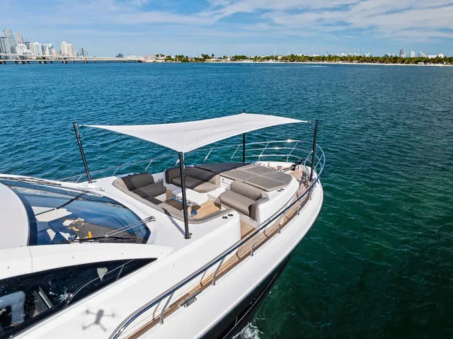 Slide: The Image of Azimut Fly 78 2021 - 79