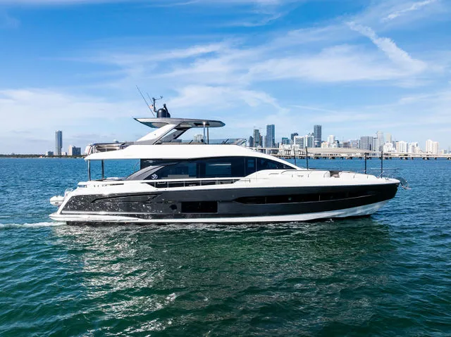 Slide: The Image of Azimut Fly 78 2021 - 81