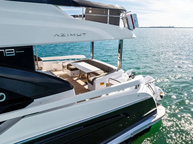 Slide: The Image of Azimut Fly 78 2021 - 86