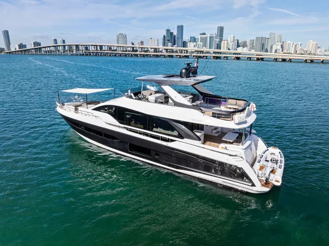 Slide: The Image of Azimut Fly 78 2021 - 89