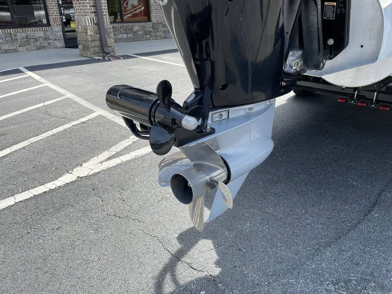 Slide: The Image of Outboard motor of a 2021 Crest 270 Continental boat. - 12