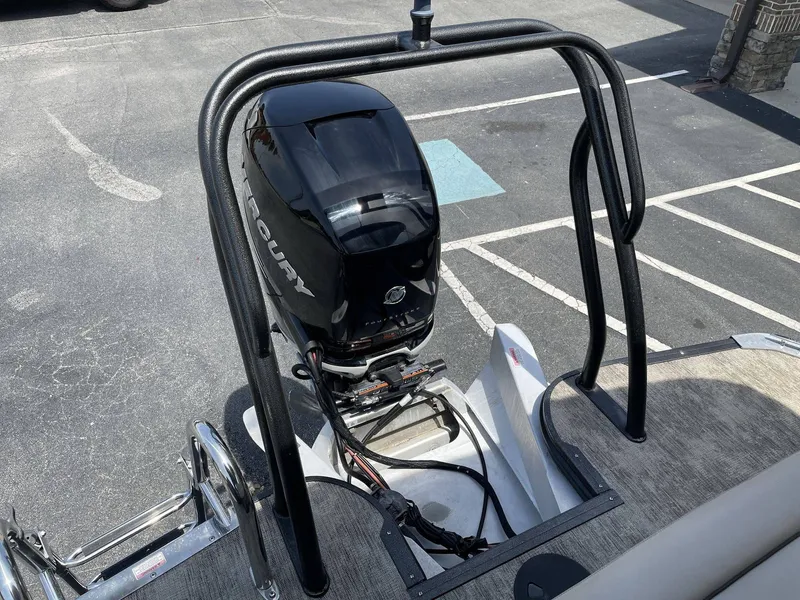Slide: The Image of 2021 Crest 270 Continental with Mercury outboard motor. - 16