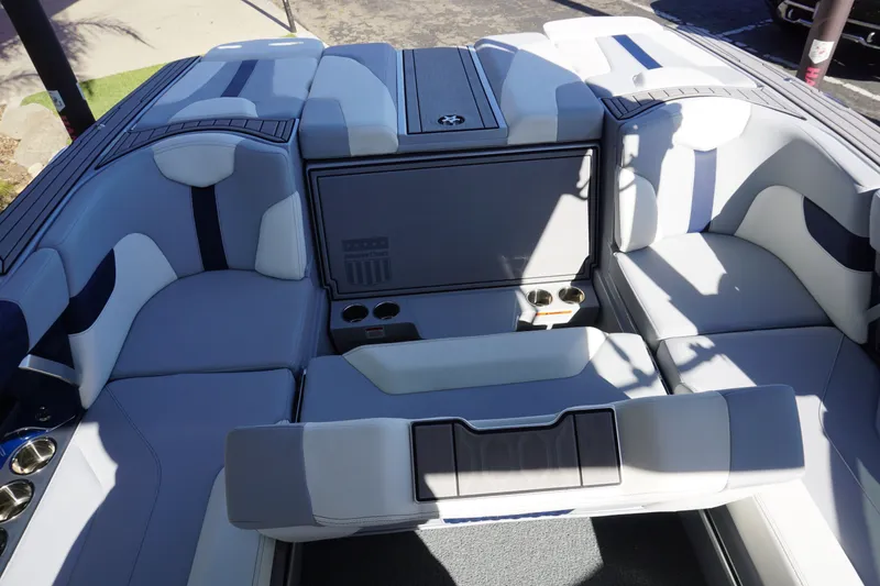 Slide: The Image of Interior of 2023 MasterCraft XT22 T boat with luxurious seating. - 11