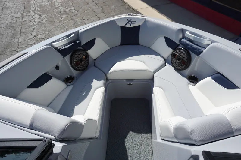 Slide: The Image of Interior of 2023 MasterCraft XT22 T boat, luxurious seating area. - 7