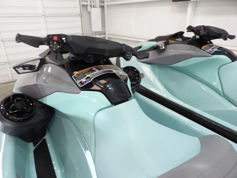 Slide: The Image of Sea-Doo Wake 170 2023 - 17