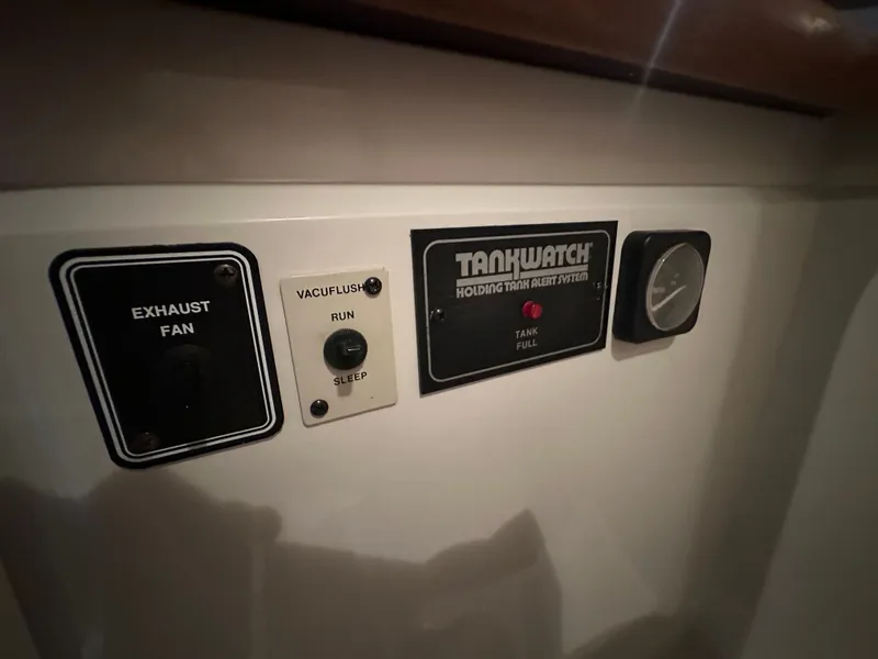 Slide: The Image of Control panel in 1993 Carver Cruiser 440 with tank monitoring. - 30
