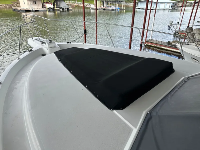 Slide: The Image of Carver Yachts Cruiser 440 1993 - 51