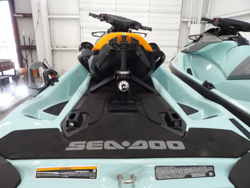 Slide: The Image of Sea-Doo Wake 170 2023 - 12