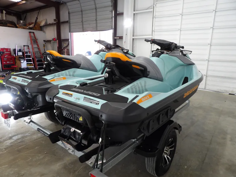 Slide: The Image of Sea-Doo Wake 170 2023 - 14