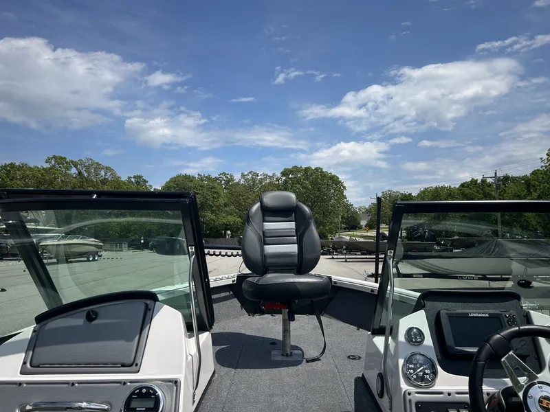 Slide: The Image of 2023 Ranger VS1882 WT boat with steering console and seat. - 8