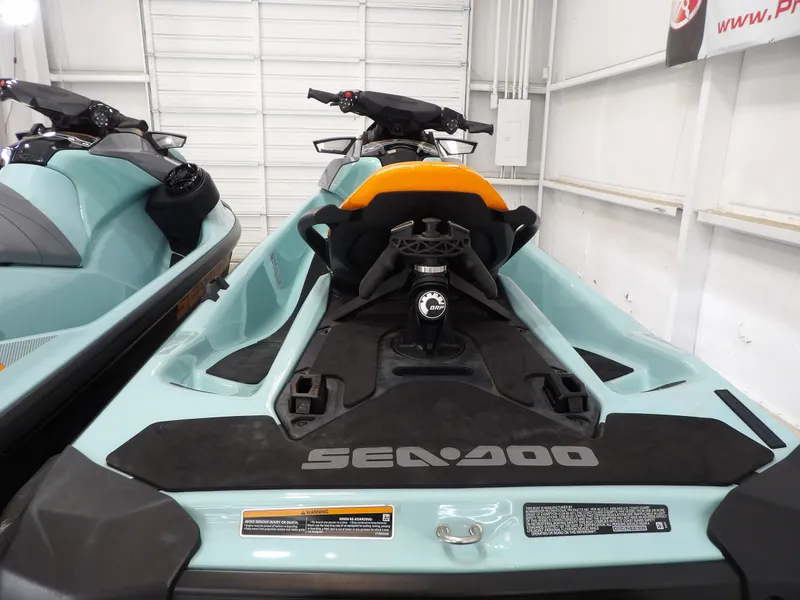 Slide: The Image of Sea-Doo Wake 170 2023 - 13