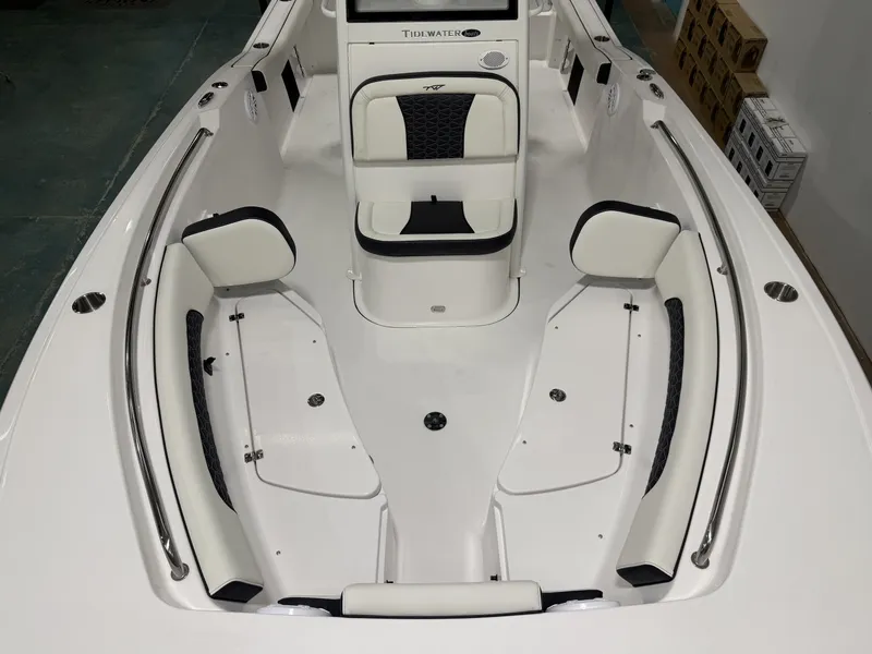 Slide: The Image of Tidewater 232 CC Adventure 2026 - 10