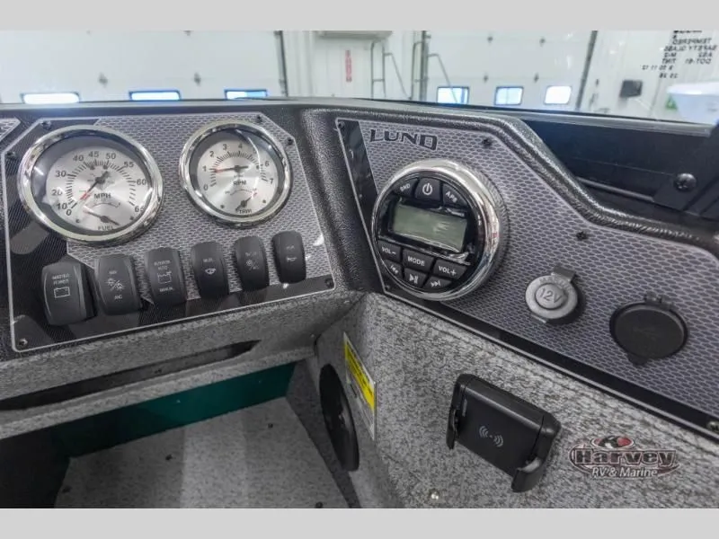 Slide: The Image of Dashboard of Adventure 1675 Sport boat, model year 2026. - 15