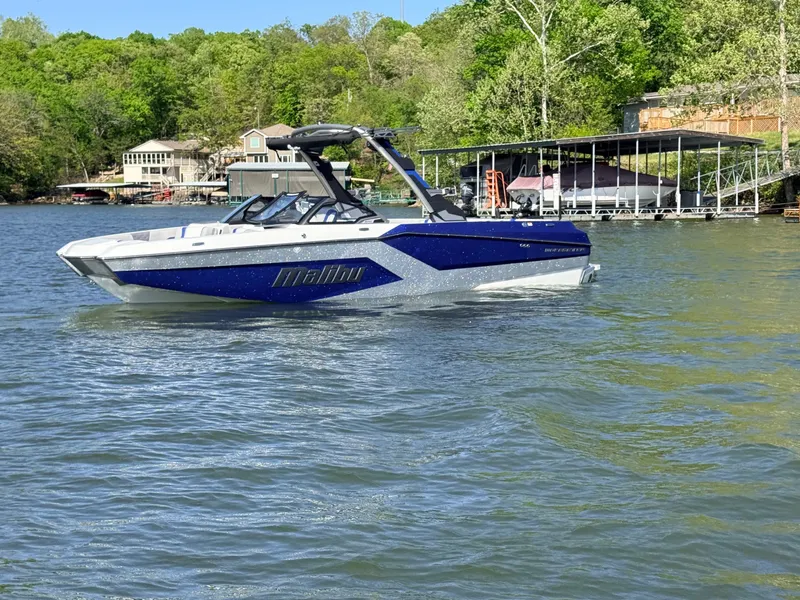 Slide: The Image of Malibu Wakesetter 24MXZ 2026 - 4