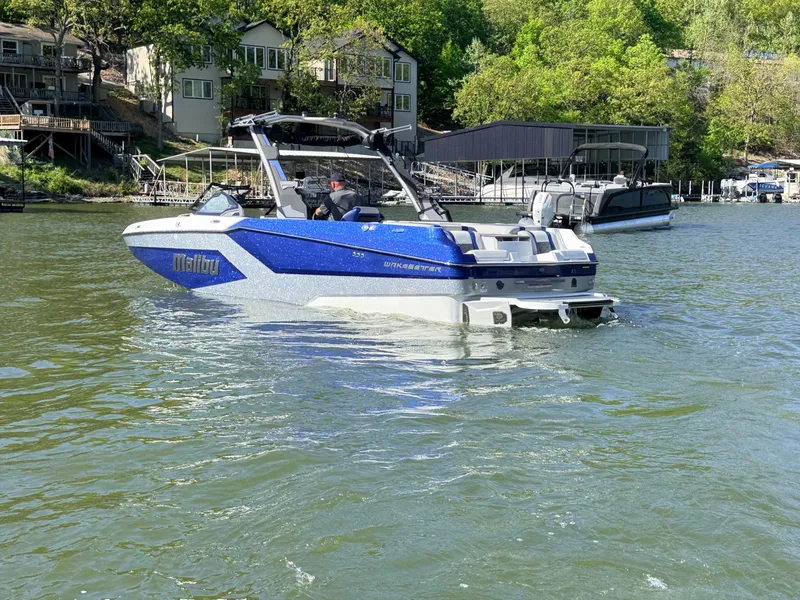 Slide: The Image of Malibu Wakesetter 24MXZ 2026 - 6
