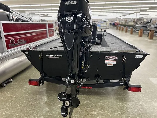 Slide: The Image of Tracker Panfish 17 2026 - 11