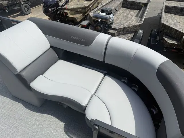 Slide: The Image of Veranda VR22RC 2026 - 17