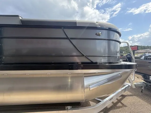 Slide: The Image of Veranda VR22RC 2026 - 5